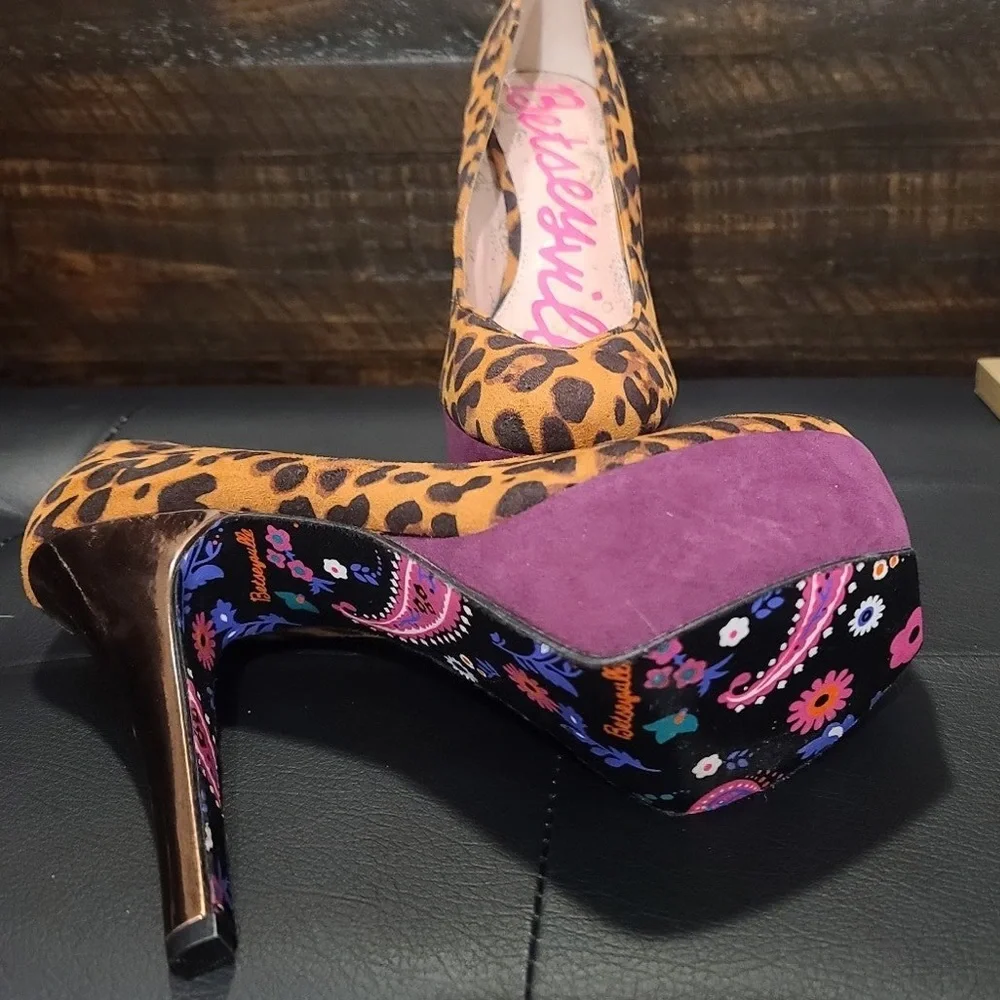Betsey Johnson. - Betseyville Leopard pump with purple lining NWT / Box - Picture 3 of 7